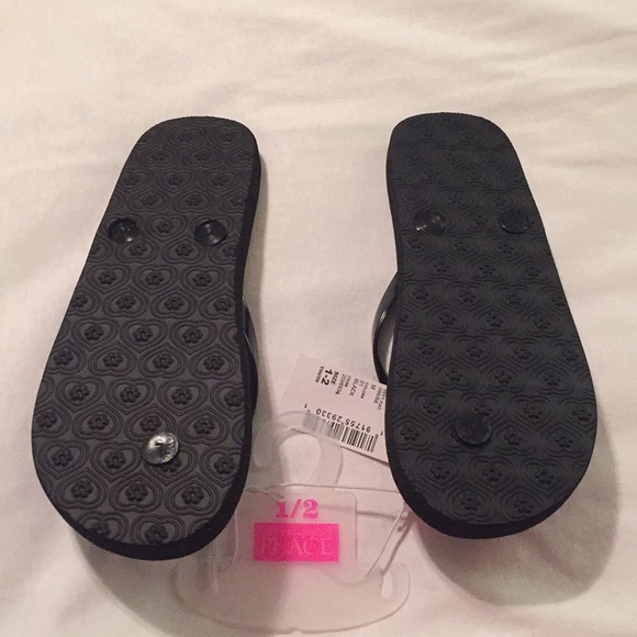 Children’s Place Youth Flip Flops - Picture 2 of 2